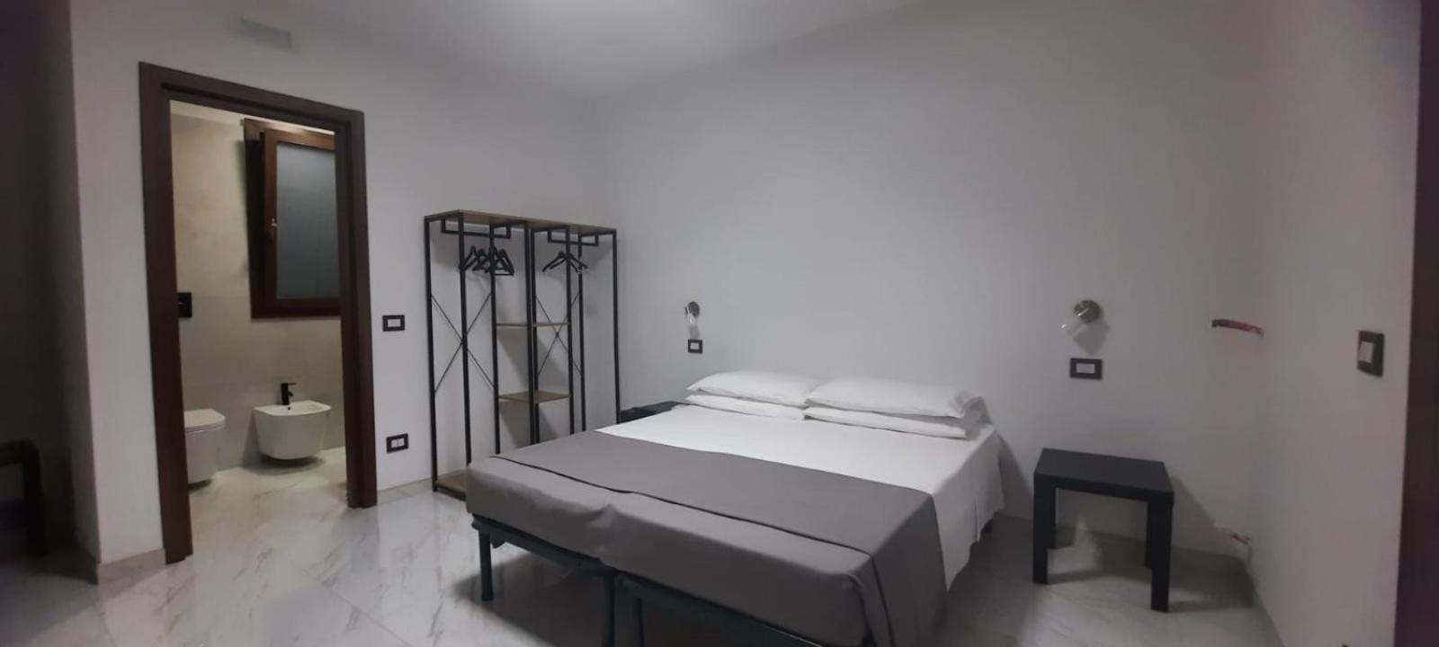 Bed and Breakfast Residenza Del Sole Surbo Exterior foto