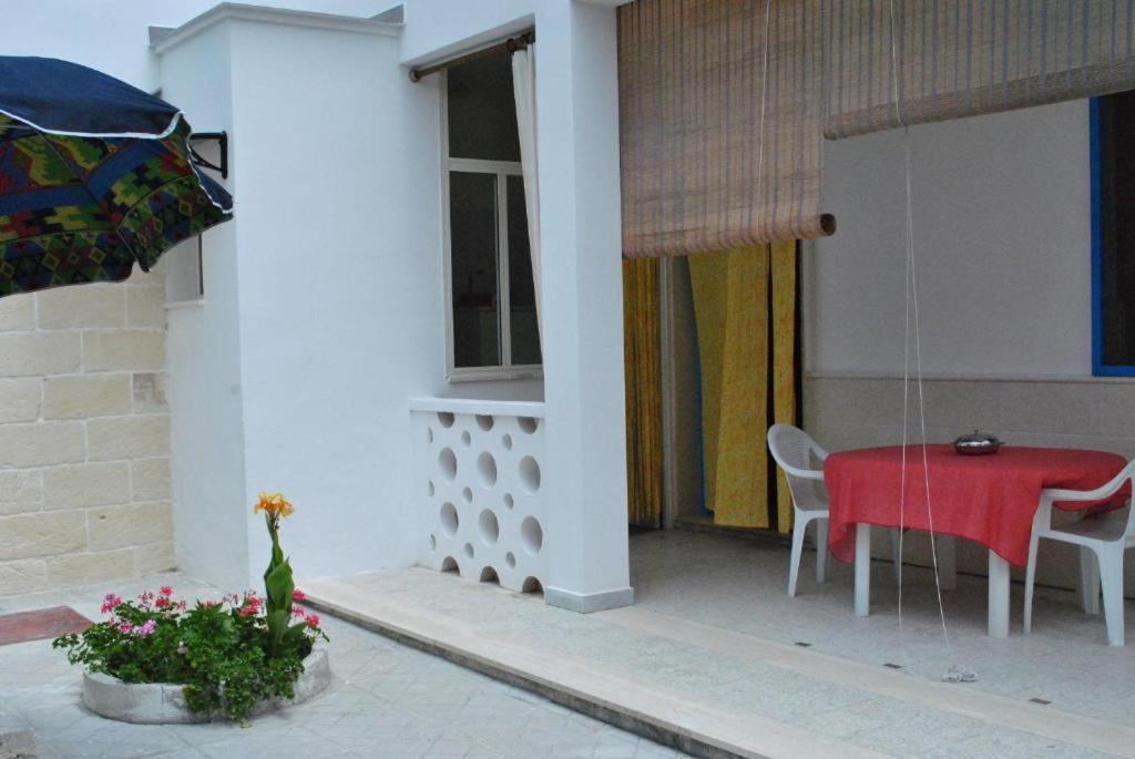 Bed and Breakfast Residenza Del Sole Surbo Exterior foto