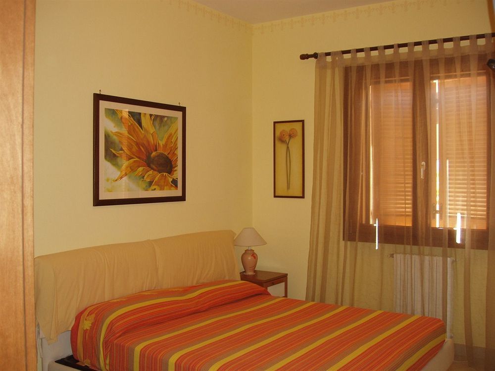 Bed and Breakfast Residenza Del Sole Surbo Exterior foto